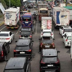 antrean-pelabuhan-ketapang-1788755236728_11.jpeg