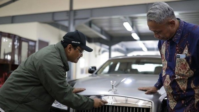 lelang-rolls-royce-ghost-1749785719498_169.jpeg