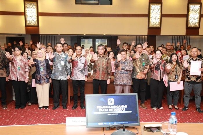 menteri-ketenagakerjaan-yassierli-1751003392371.jpeg