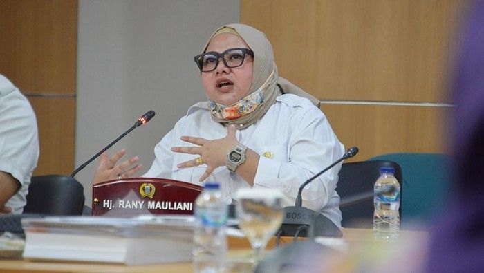 rani-mauliani-3_169.jpeg