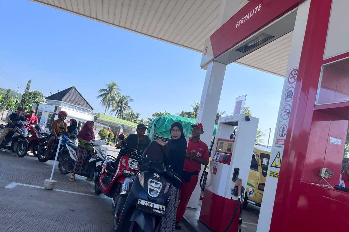 Pertamax Naik, SPBU di Pangandaran Dipadati Pemburu Pertalite