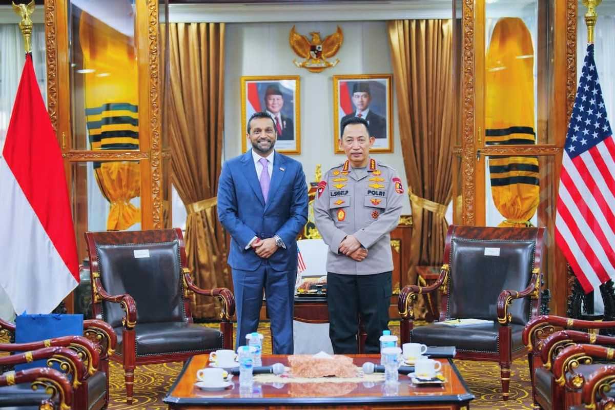 Kapolri dan Direktur FBI Perkuat Kerja Sama, Fokus Tangani Kejahatan Siber hingga Buronan Interpol
