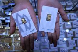 Harga Emas Antam Hari Ini Naik Rp20.000, Tembus Rp2,7 Juta per Gram