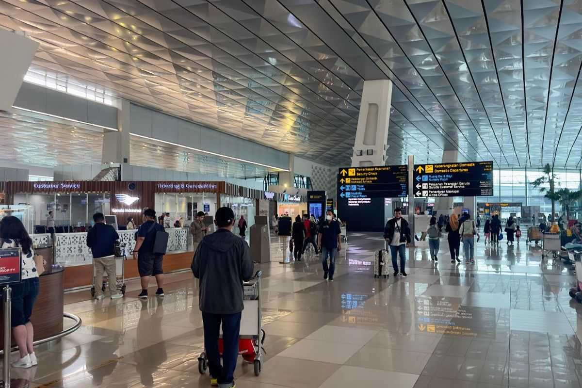 Dampak Aktivitas Vulkanik terhadap Transportasi Udara: Belasan Jadwal Penerbangan Rute Bandara Soekarno-Hatta Menuju Kualanamu Dibatalkan Akibat Erupsi Gunung Sinabung