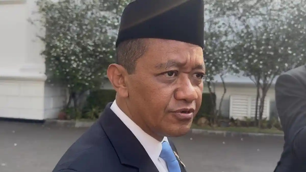 Bahlil-Lahadalia-usai-mendampingi-Presiden-RI-Prabowo-Subianto-320198.webp