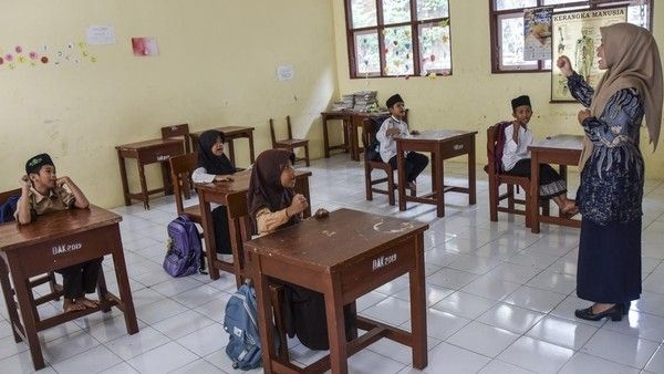 sekolah-kekurang-siswa-di-ciamis-2_169.jpeg