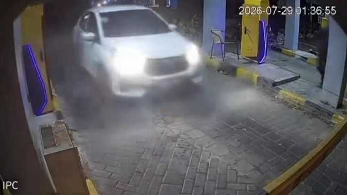 Aksi Mobil Terobos Palang Parkir Mal di Bandung Viral, Diduga Dipicu Kepanikan Saat Diperiksa Petugas