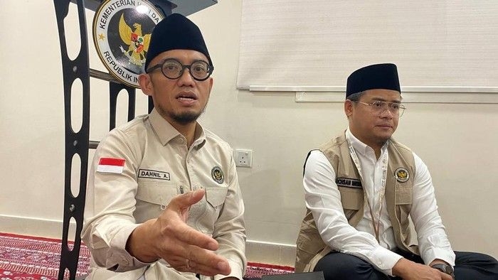 wakil-menteri-haji-dan-umrah-ri-dahnil-anzar-simanjuntak-didampingi-juru-bicara-kemenhaj-ichsan-marsha-1779495691257_169.jpeg